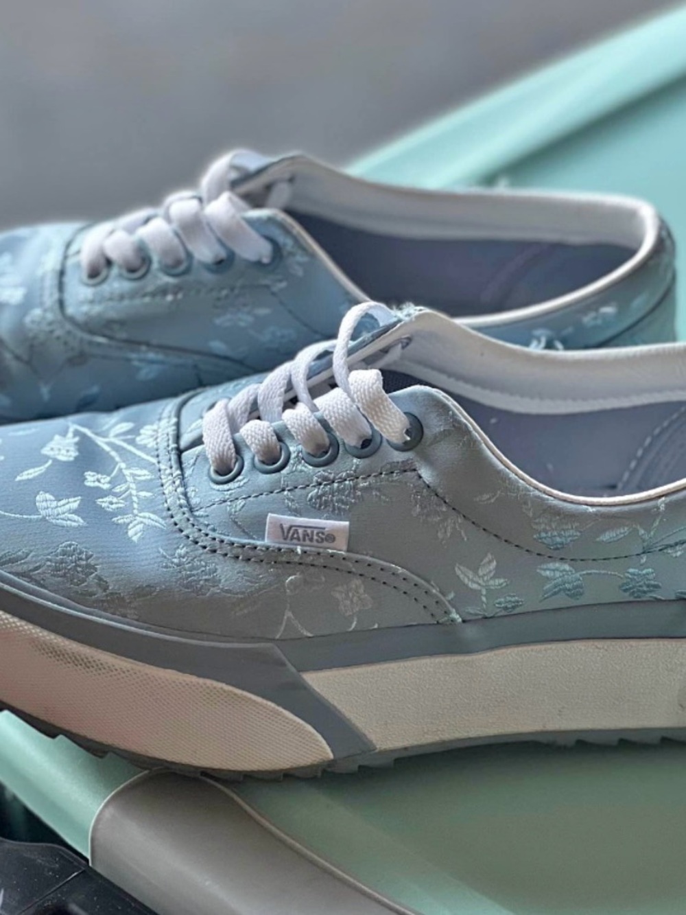 Vans Women's 8.5 Light Blue Floral Platform Sneakers